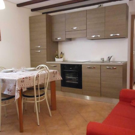 Apartamento Il Vecchio Cortile Mandello del Lario Exterior foto